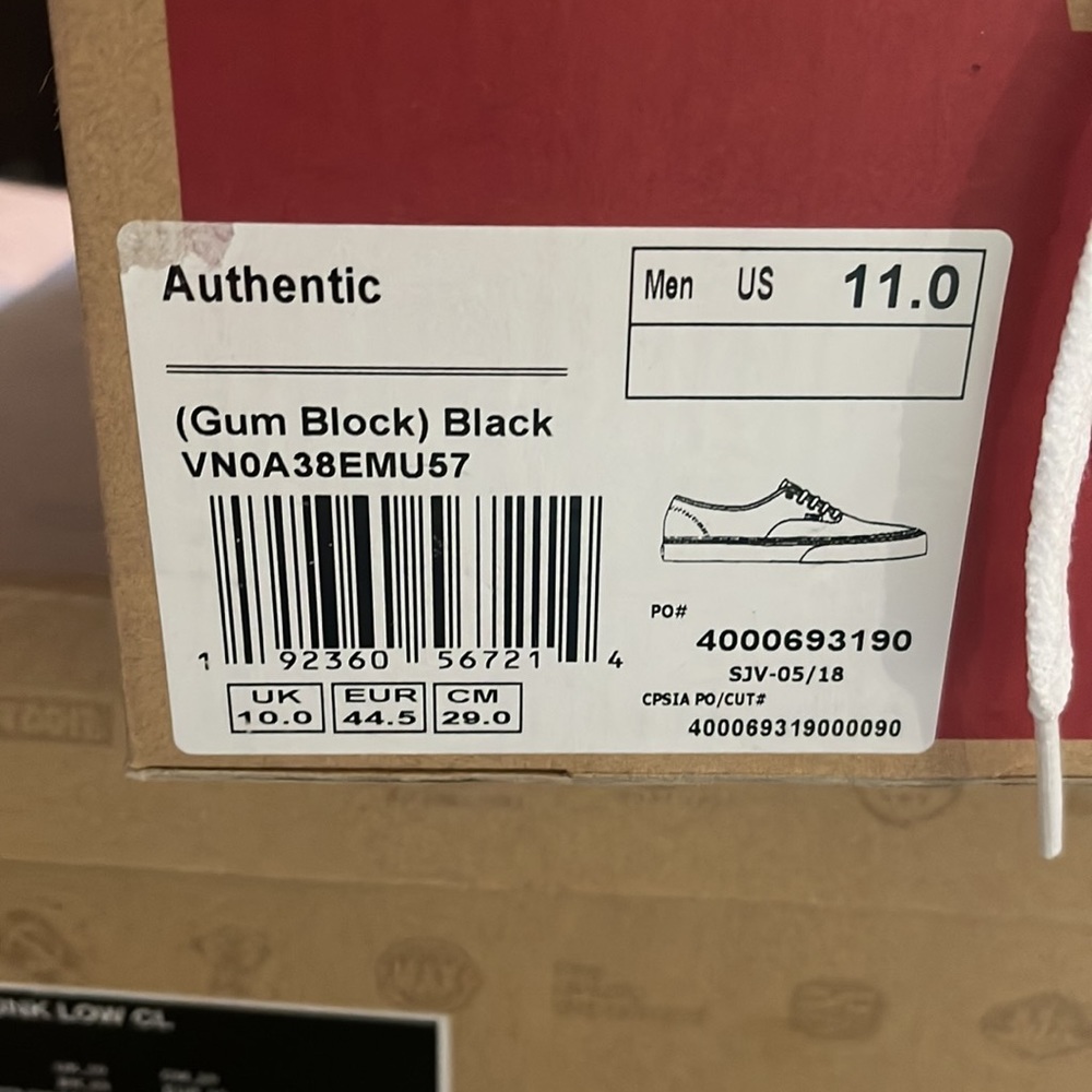 Vans - Picture 4 of 5